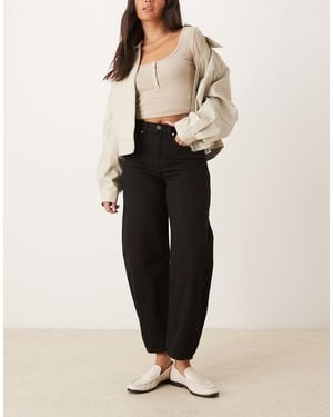 ARKET Bloom Barrel Cropped Barrel Leg Jeans - Natural