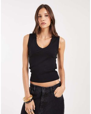 Vero Moda Geribbeld Hemdje Met Diepe V-Hals - Zwart