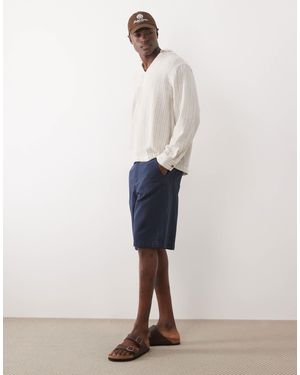 ASOS – länger geschnittene jorts - Weiß