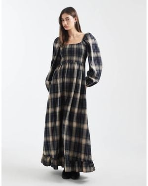 Daisy Street Shirred Bodice Long Sleeve Maxi Dress - White