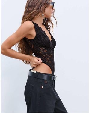 Stradivarius Kanten Body Met Open Achterkant - Zwart