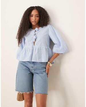 Gina Tricot Blusa Blu Chiaro E Bianca A Quadretti Con Maniche Medie E Allacciatura Con Fiocchi Sul Davanti