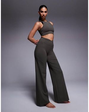 4505 Pantaloni Da Danza A Fondo Ampio Morbidi Al Tatto Con Vita Scesa Oliva - Grigio