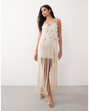 ASOS Vestido Largo De Croché Con Diseño Floral Y Detalle De Conchas Premium-Blanco - Neutro
