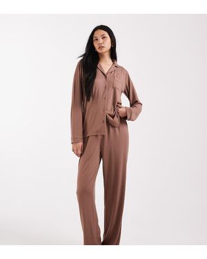 Loungeable Tall Superzachte Jersey Pyjamaset Met Revers, Wijde Pijpen En Biesdetail - Bruin