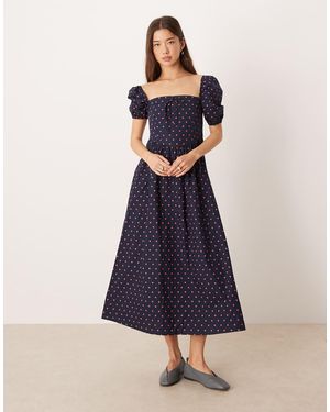 Glamorous Vestido Semilargo Azul Marino Con Estampado De Lunares Rosas, Mangas Abullonadas Y Cuello Cuadrado De