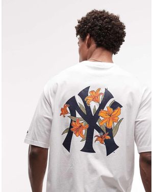 KTZ Ny Yankees Floral Logo With Back Graphic T-Shirt - White