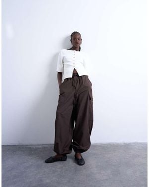 TOPSHOP Pantaloni A Palloncino Cargo Color Cioccolato - Bianco