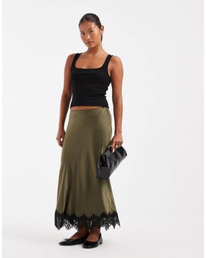 Vero Moda Satin-midirock mit spitzensaum - Weiß