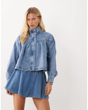 ASOS Jeansjacke mit stehkragen und bubble-saumdetail - Blau