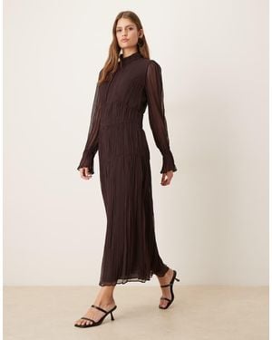 Mango Vestido Largo Marrón De Manga Larga Con Cuello Alto Y Diseño Escalonado De Chifón De - Neutro