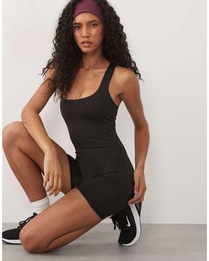 4505 Active Jumpsuit Met Lage Ronde Hals En Binnen-Bh - Zwart