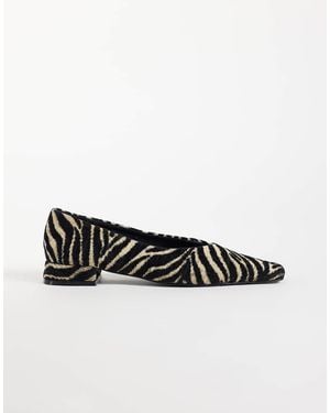 ASOS Bailarinas De Punta Afilada Con Estampado De Cebra-Multi - Blanco