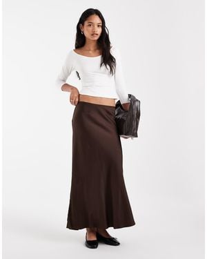 & Other Stories Falda Midi Satinada En Chocolate - Blanco