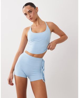 4505 Short De Tacto Suave De Talle Alto De 3 Pulgadas Con Detalle De Cintura Anudada En Azul Bebé