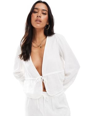 Pieces – cropped bluse aus gekräuselter baumwolle - Weiß