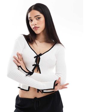 Brave Soul Cardigan Allacciato Sul Davanti Crema E Nero Con Dettaglio A Contrasto - Bianco