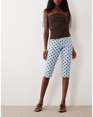 Miss Selfridge Pantalones Capri Azules Con Estampado De Lunares De Canalé (Parte De Un Conjunto)