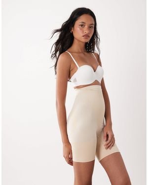 Spanx Sculpt – gofigure – mittellange shorts - Natur