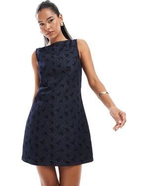 ASOS Robe droite en jean à petites fleurs floquées - Bleu