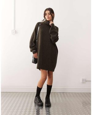 Weekday Vestido Corto Estilo Jersey Con Cuello Subido De Punto Exclusivo En Asos De - Neutro