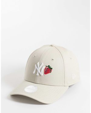 KTZ Ny Yankees Womens 9forty Cap With Strawberry Embriodery - White