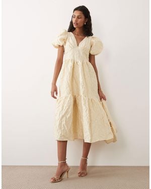 Sister Jane – yarrow – gestuftes midikleid aus jacquard - Natur