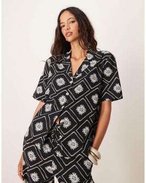 Iisla & Bird Tile Print Short Sleeve Beach Shirt Co-ord - Black