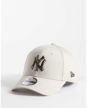 KTZ Ny Yankees 9forty Womens Camo Logo Cap - White