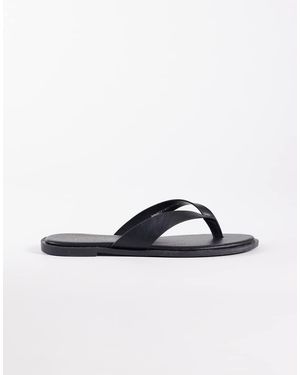 New Look Faux Leather Flip Flops - Black