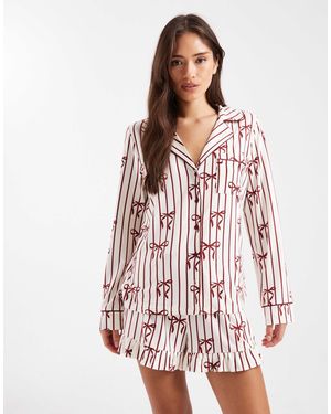 Miss Selfridge – pyjama aus superweichem jersey mit schleifenmuster - Weiß