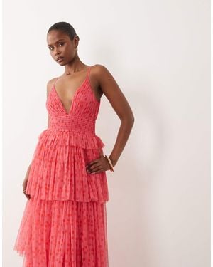 LACE & BEADS Robe caraco longue en tulle à décolleté plongeant et volants - rose et rouge à pois
