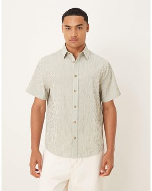 ASOS – regulär geschnittenes hemd aus seersucker - Weiß