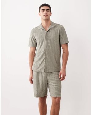 New Look – jacquard-shorts - Grün