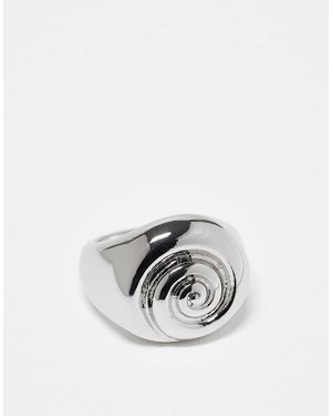 ASOS – farbener, klobiger ring mit muscheldesign - Weiß