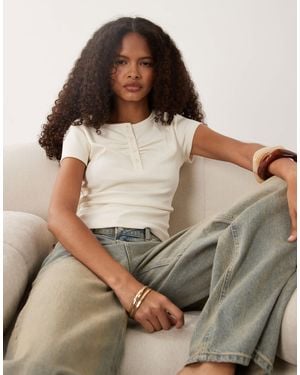 ASOS – geripptes oberteil - Braun