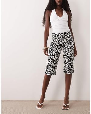 Motel Seni Zebra Print Twill Capris - Natural