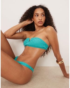 Stradivarius – trägerloses, besticktes bikinioberteil - Blau