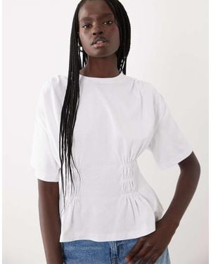 ASOS Camiseta Con Cintura Entallada Y Hombros Caídos En-Blanco