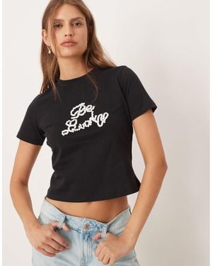 Never Fully Dressed – knapp geschnittenes t-shirt - Schwarz