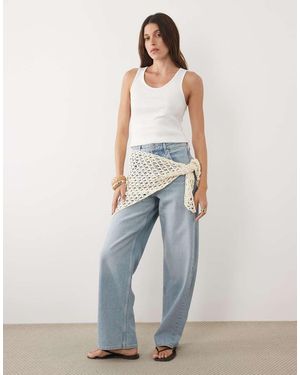ASOS Pañuelo Triangular De Croché Tejido A Mano - Blanco