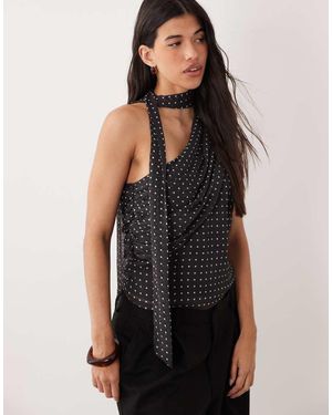 Y.A.S Top Negro Fruncido Asimétrico Con Estampado De Lunares Blancos Y Detalle De Fular
