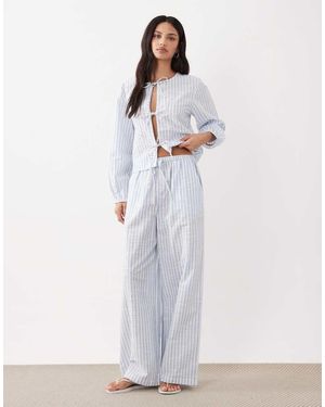 esmé studios Pantaloni Da Mare Allacciati Sul Davanti A Righe E Bianche - Bianco