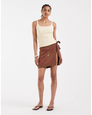 River Island – seitlich gebundener strandrock - Braun