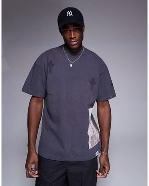 Liquor N Poker Oversized T-shirt With Cross Placement Print - Blue