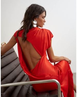 TOPSHOP Vestido Maxi Satinado Con Cuello Integrado, Frunce Lateral Y Espalda Abierta En Rojo Oscuro