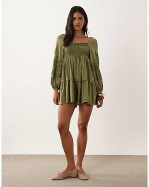 Miss Selfridge Tuta Corta A Maniche Lunghe Color Oliva Con Ricamo - Verde