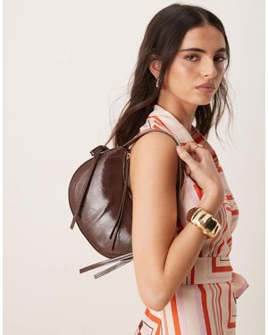 ASOS Sac porté épaule demi-lune avec nœud latéral - chocolat - Neutre