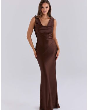 House Of Cb Safaira schokoes satin-maxikleid mit drapierung und wasserfallausschnitt am rücken - Braun