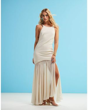 ASOS Robe longue structurée à col montant avec ourlet ondulé et jupe en mousseline à godets - taupe - Bleu